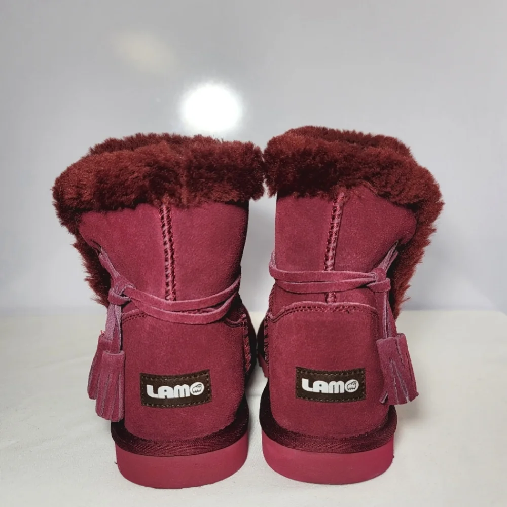 Lamo Womens size 7 Thalia Tassel winter Boots.